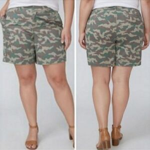 Lane Bryant Camo Camouflage Frill Trim Elastic Waist Cargo Shorts Plus 22 2X